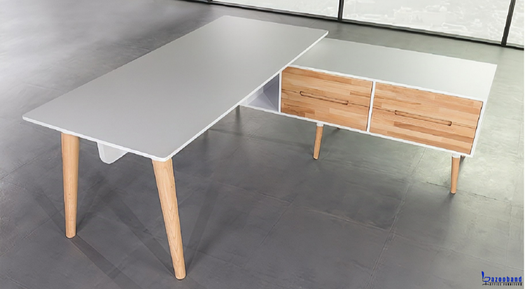 میز مدیریت مدرن با پایه های چوبی کد 1004