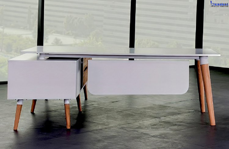 میز مدیریت مدرن با پایه های چوبی کد 1004