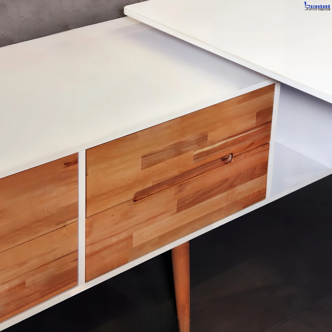 میز مدیریت مدرن با پایه های چوبی کد 1004