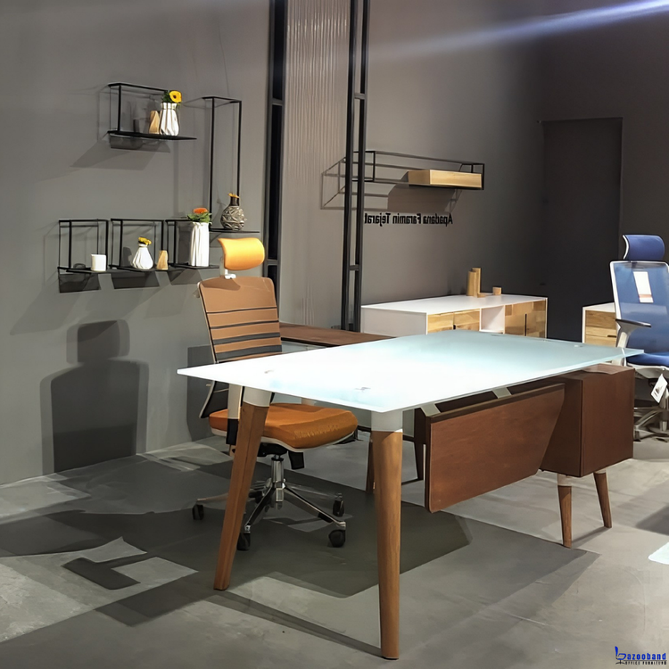 میز مدیریت مدرن با پایه های چوبی کد 1004