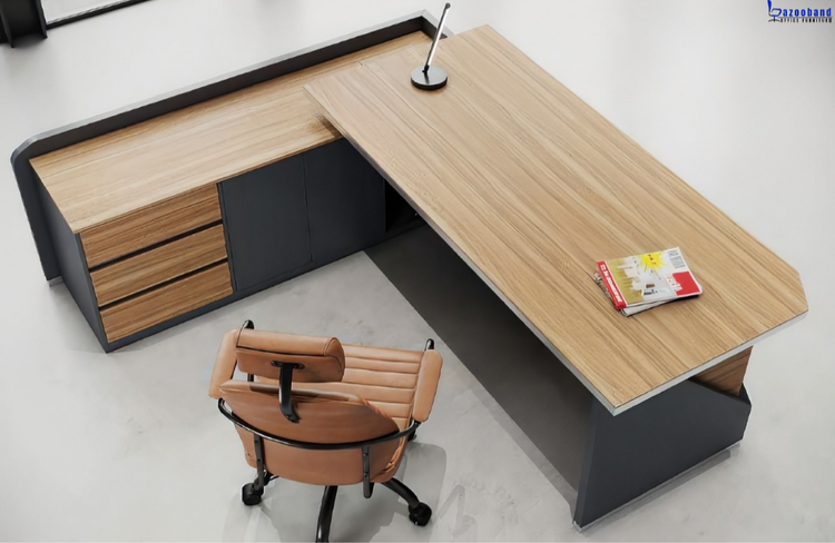 میز مدیریت مدرن با پایه های چوبی کد 147